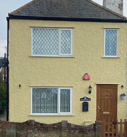 Cosy Cottage Great Bentley Near Station And Shops Extérieur photo