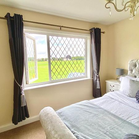 Cosy Cottage Great Bentley Near Station And Shops Extérieur photo