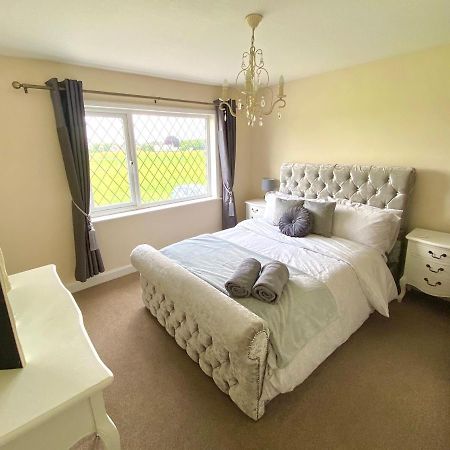 Cosy Cottage Great Bentley Near Station And Shops Extérieur photo