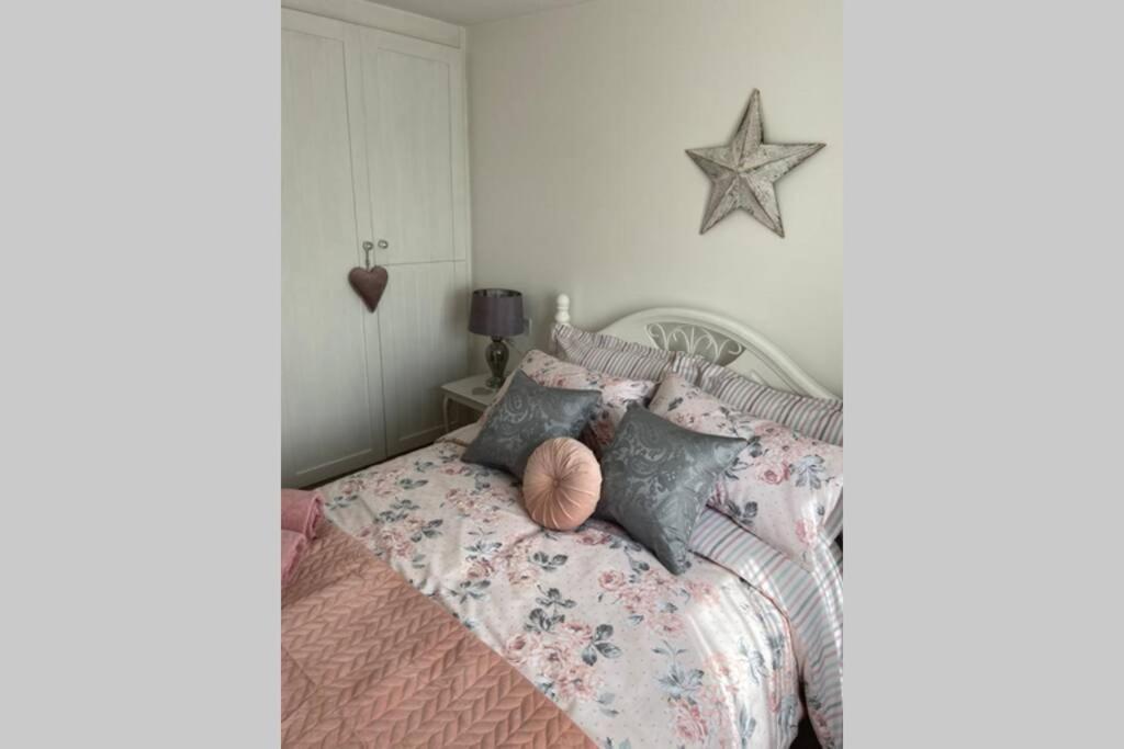 Cosy Cottage Great Bentley Near Station And Shops Extérieur photo
