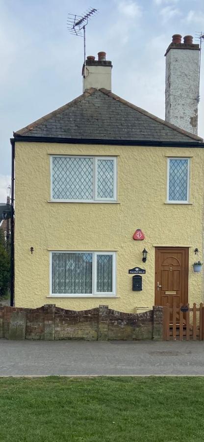 Cosy Cottage Great Bentley Near Station And Shops Extérieur photo