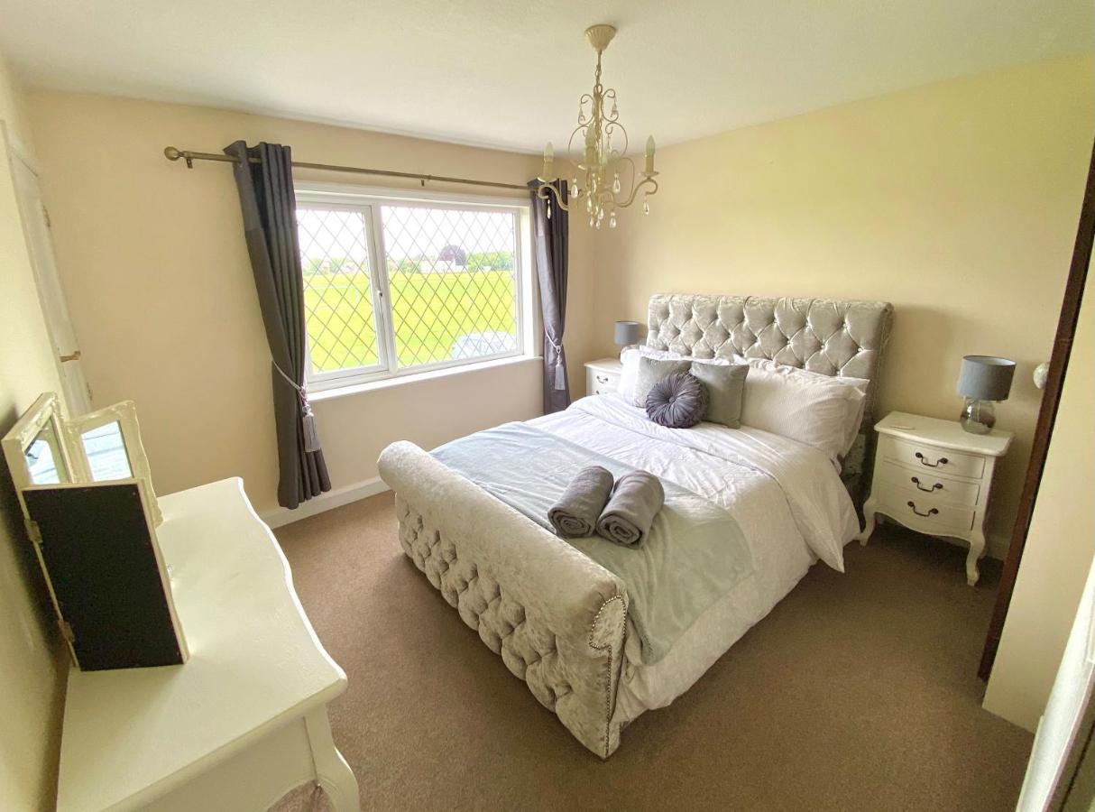 Cosy Cottage Great Bentley Near Station And Shops Extérieur photo