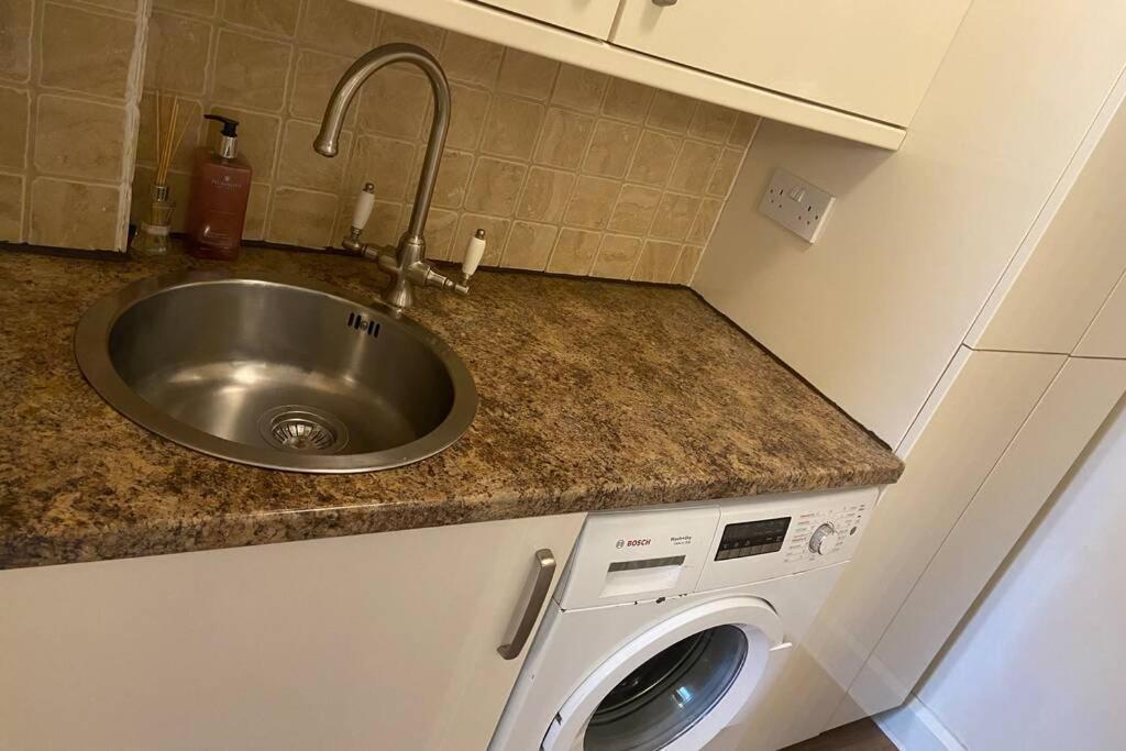 Cosy Cottage Great Bentley Near Station And Shops Extérieur photo