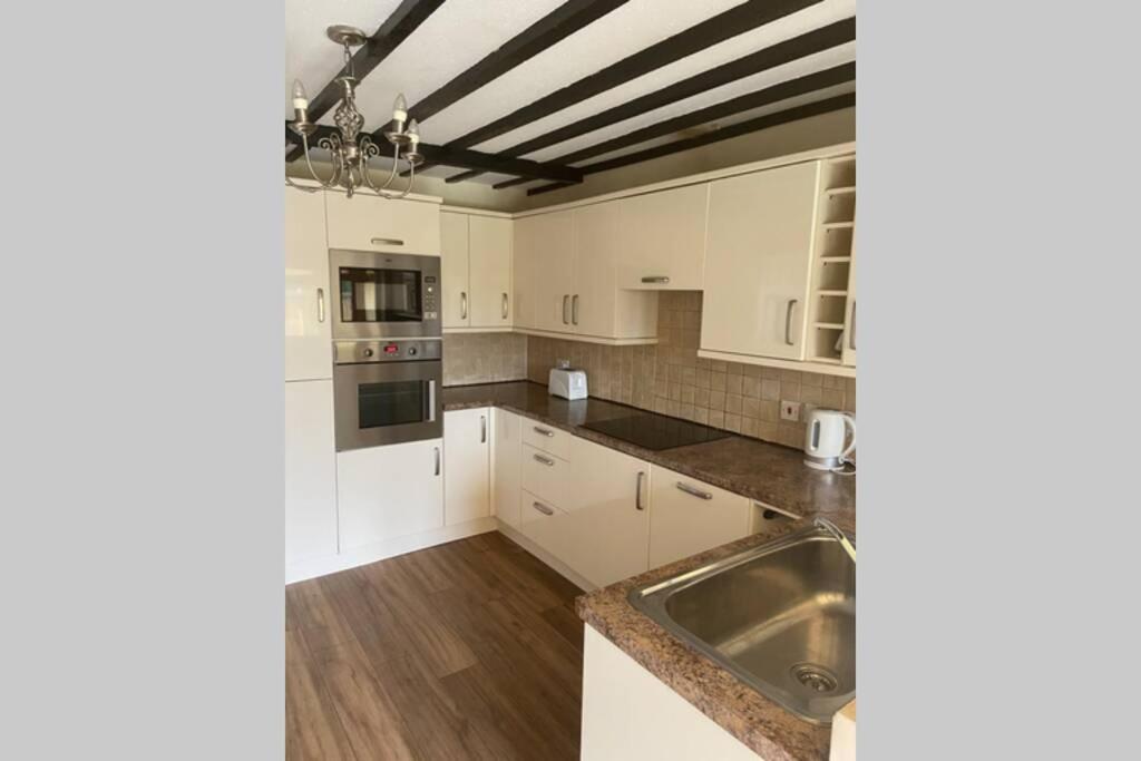 Cosy Cottage Great Bentley Near Station And Shops Extérieur photo