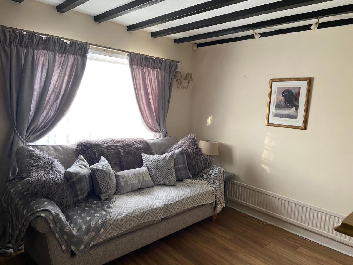Cosy Cottage Great Bentley Near Station And Shops Extérieur photo