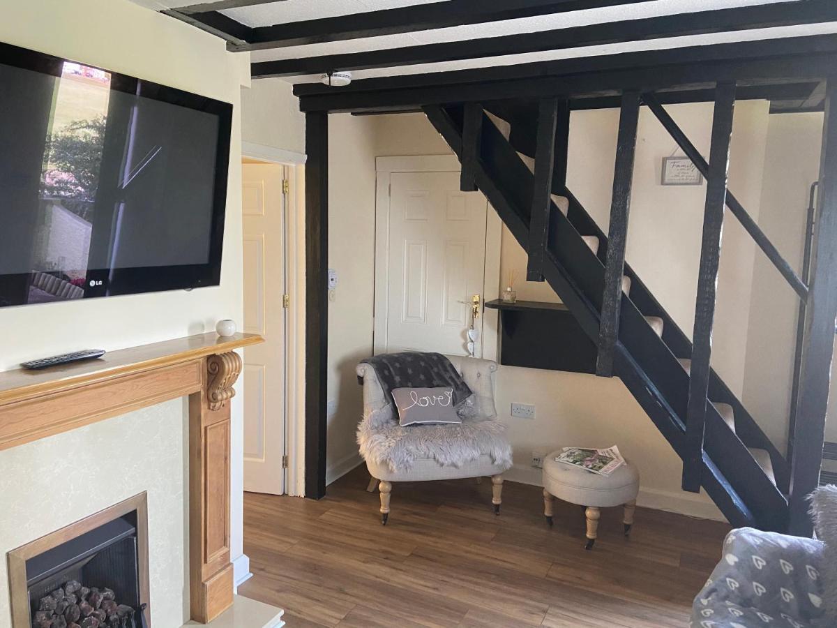 Cosy Cottage Great Bentley Near Station And Shops Extérieur photo
